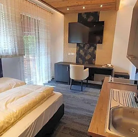 Szálloda Lh Boardinghouse Gmbh - Wi Dahaam *